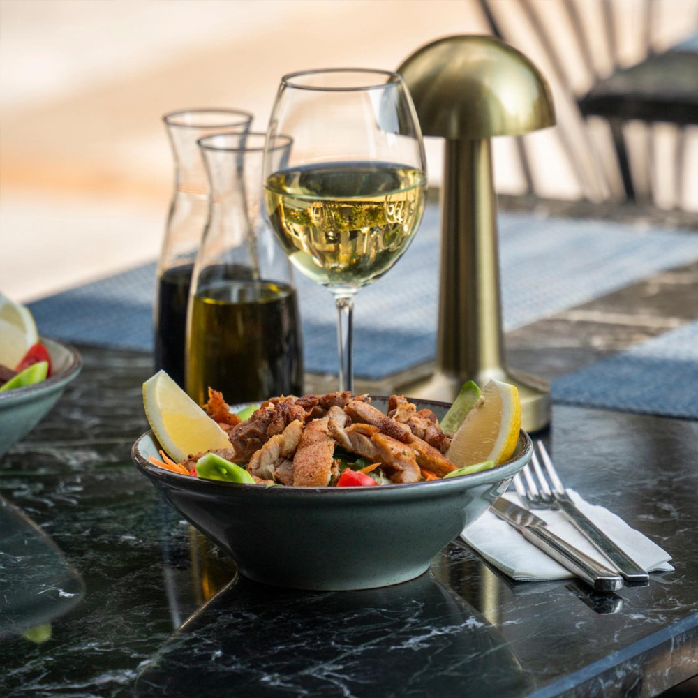 Noi Restaurant & Bar